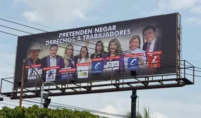 Valla instalada en Barrancabermeja contra los congresistas que archivaron la Reforma Laboral.