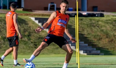 El delantero barranquillero Rafael Santos Borré podría ser inicialista este jueves contra Brasil. 