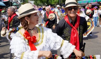 Pareja de bailarines que vino de Floridablanca (Santander).