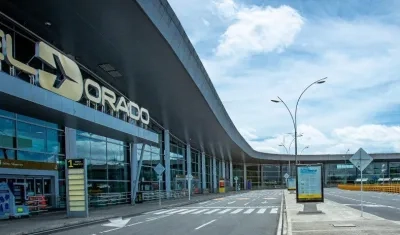 Fachada del aeropuerto El Dorado de Bogotá.
