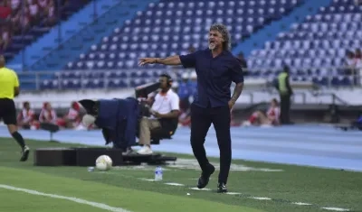 Leonel Álvarez regresa al fútbol colombiano tras dirigir al Emelec de Ecuador.