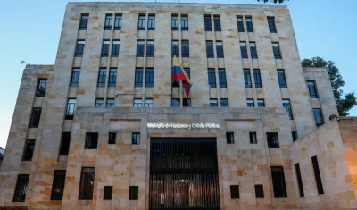 Fachada del Ministerio de Hacienda y Crédito Público, en Bogotá.