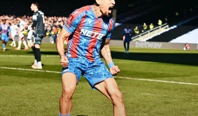 La celebración de Daniel Muñoz tras marcarle al Milwall.