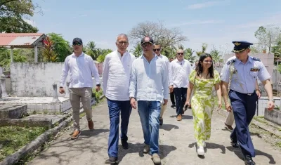 El Presidente Gustavo Petro en su recorrido por Bocas del Toro.