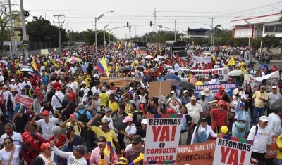 La concentración fue convocada por Fecode y Adea. 