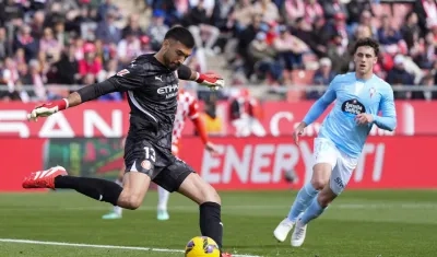 El argentino Paulo Gazzaniga, portero del Girona de España.