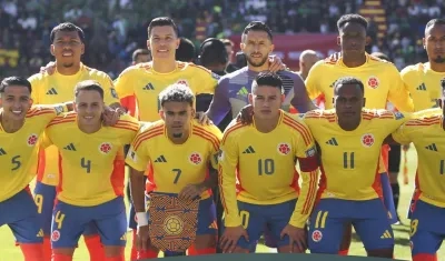 Titular de Colombia en un partido de Eliminatoria 2026.