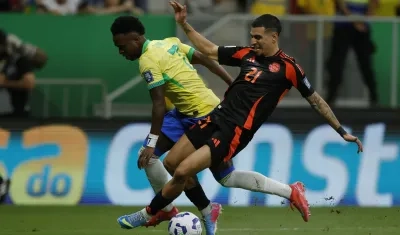 La pena máxima cometida por Daniel Muñoz a Vinicius en el comienzo del partido.