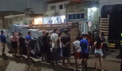 La comunidad exigió el rápido arreglo de la vía.  