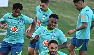 Jugadores de la selección brasileña en un entrenamiento en Brasilia. 