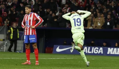 Lamine Yamal festeja tras marcar el tercer gol del Barcelona. 