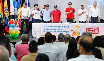 Senador Pedro Flórez y demás impulsores del comité.  