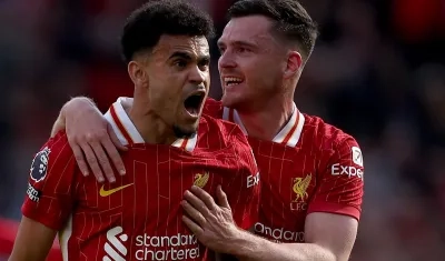 Luis Díaz festejando su gol este domingo contra Tottenham.