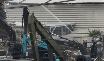 Equipos de rescate trabajan para encontrar a los desaparecidos.