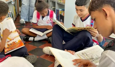 Niños y jóvenes asisten a las bibliotecas que ofrece Barranquilla. 