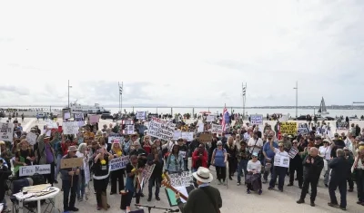 Activistas manifestándose. 