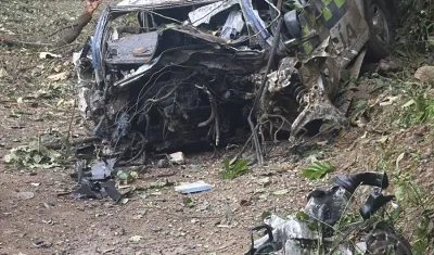 Así quedó la patrulla tras el ataque terrorista. 