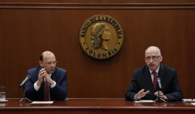 Germán Ávila, ministro de Hacienda, y Leonardo Villar, gerente del Banco de la República.