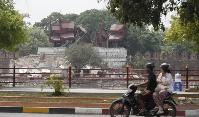 Destrucción en Birmania después del terremoto del pasado viernes.