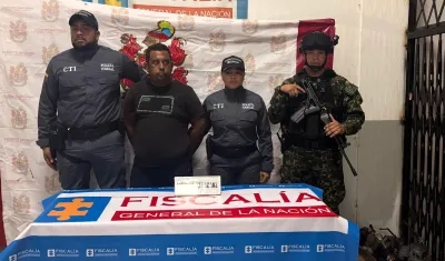 Edgar Jair Aguilar Soto cuando se entregó en la URI de la Fiscalía. 