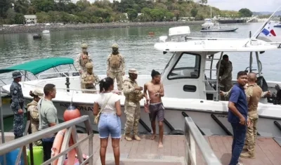 Las autoridades de Panamá en las labores de rescate. 