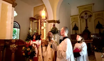 Vigilia Pascual en la Iglesia San Luis Beltrán de Manatí. 