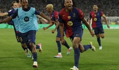 Jules Koundé canta el gol que marcó para darle la victoria y el título de la Copa del Rey al Barcelona. 
