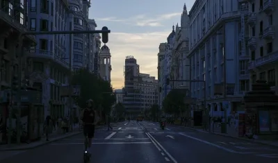 Gran Vía de Madrid sin electricidad.