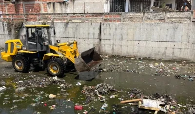 Jornada de limpieza del arroyo Don Juan. 
