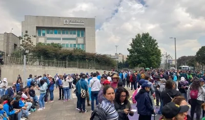 Maestros durante protestas en Bogotá. 