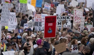 Los manifestantes en la jornada '¡Manos afuera!' en el National Mall en Washington.