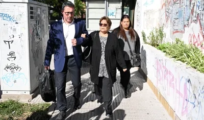 Ana y Claudia, hermanas de Diego Maradona, llegan al Tribunal de San Isidro.