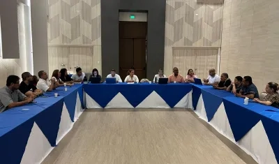 Aspecto de las mesas técnicas instaladas por la Secretaría de Educación. 