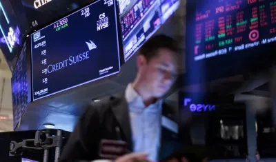 Fotografía de archivo que muestra una pantalla con información sobre el precio de las acciones en la bolsa de Nueva York.