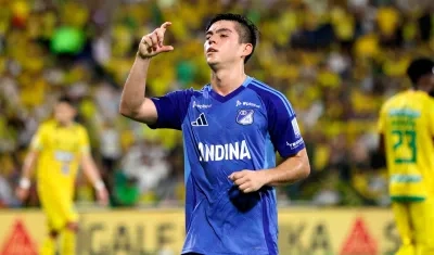 Daniel Ruiz marcó los dos goles de Millonarios ante Bucaramanga.