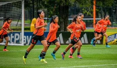 Integrantes de la Selección Colombia femenina sub-17 durante un entrenamiento.