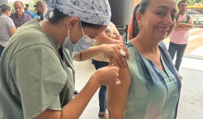 Vacunación contra la fiebre amarilla. 