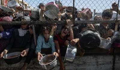 Palestinos desplazados en Jan Yunis.