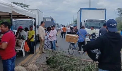 Bloqueo en una de las vías de Riohacha. 