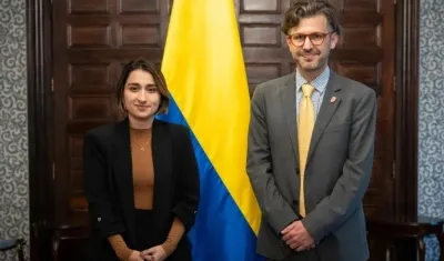 La Canciller Laura Sarabia y el Viceministro de asuntos multilaterales, Mauricio Jaramillo Jassir.
