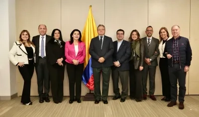 Jaime Hiram De Santis Villadiego (segundo de izquierda a derecha) en el Consejo Superior de la Judicatura.