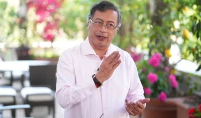 El Presidente Gustavo Petro en su declaración a medios tras encuentro con el Papa León XIV. 
