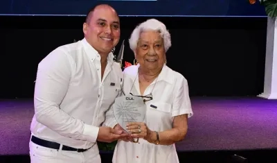 El rector de la CUL, José Eduardo Crissien, y una de las fundadoras, María Ardila.