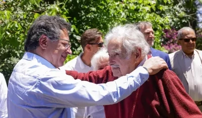 Gustavo Petro junto al expresidente de Uruguay José ‘Pepe’ Mujica. 