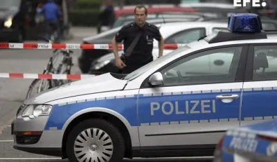 Policía alemana llegó al lugar de los hechos.