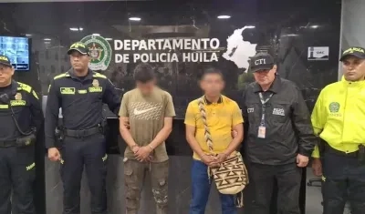 Integrantes del frente ‘Hernando González Acosta’ del EMC.