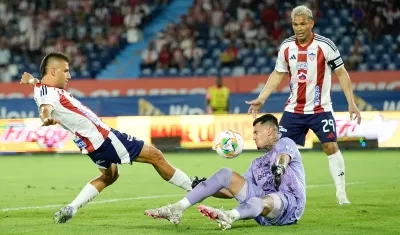 'Titi' Rodríguez tuvo en sus pies el triunfo de Junior, pero dilapidó su opción.