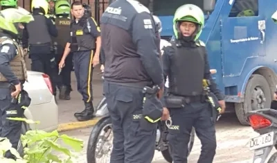 La Policía hace presencia en el lugar del atentado.