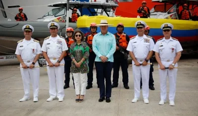 La donación fue formalizada durante ceremonia en la que participaron la Canciller Laura Sarabia y  el encargado de negocios de la Embajada de EE.UU. John McNamara.