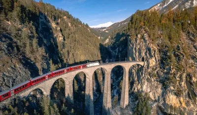 El viaducto de Landwasser en Suiza, en el cantón de los Grisones. 